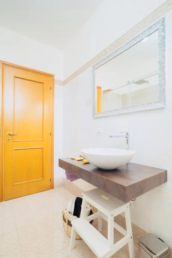 Mascari Charming Suite Lecco 0*,  Italy